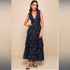 Molinetto Navy Blue Lace
Ruffled Tiered Sleeveless
Maxi Dress
Size L